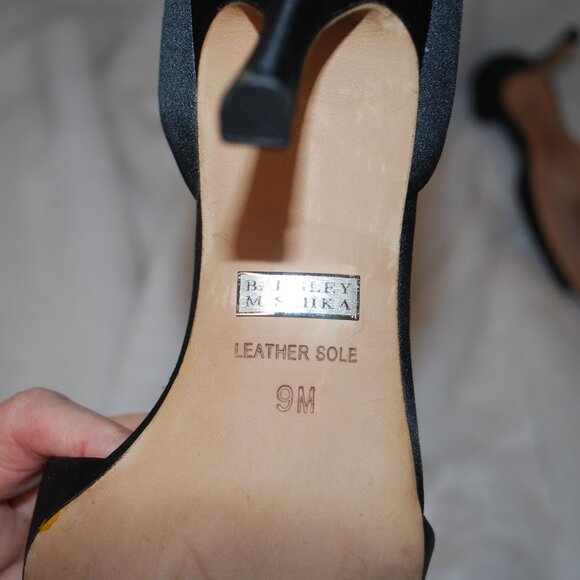 Beautiful Badgley Mischka Salsa Black Satin Embellished pump size 9 - Picture 9 of 11